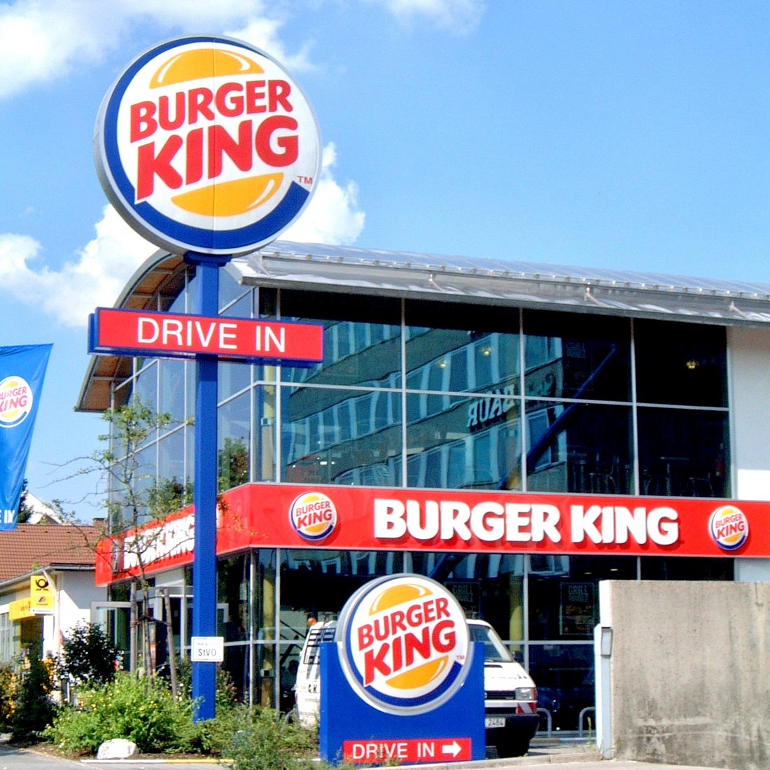 Advertising tower Burger King