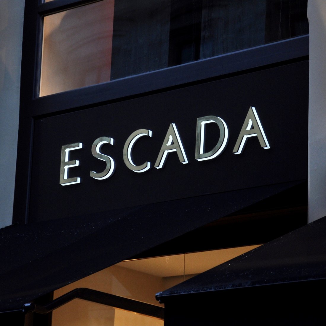 Illumination Escada