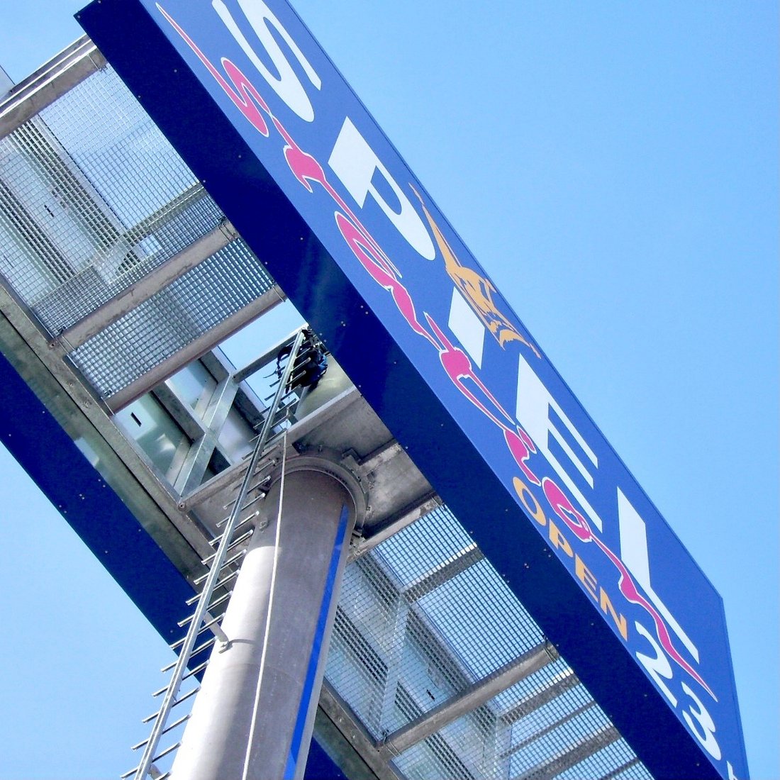 advertising tower Spielstation