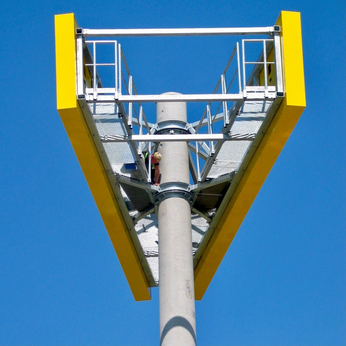 Werbeturm gelb